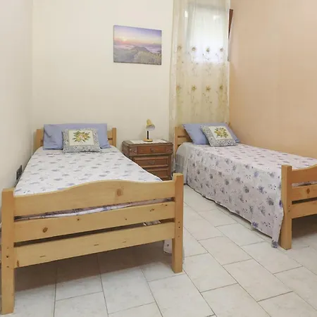 2 Bedroom In Marina Di *